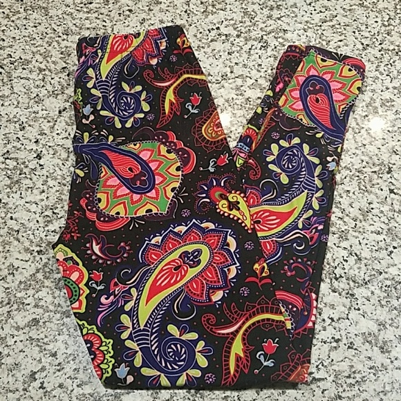 Butter Soft Black Paisley Print Leggings OS - Picture 3 of 3